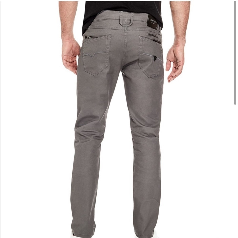 Guess Harlem Slim-Fit Coated Jeans W2.